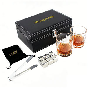 Elegante Caja de Cuero Negra con Vasos de Whisky Reutilizables y <span class=keywords><strong>Cubos</strong></span> de Hielo de Acero Inoxidable para Cumpleaños, Navidad y Día del Padre - Product Image 1