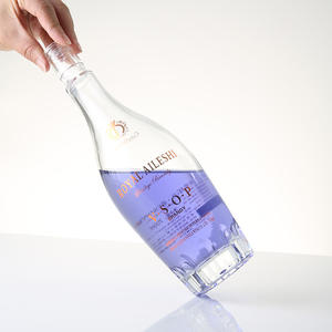 Bouteilles de design classique en gros pour vodka Gin <span class=keywords><strong>bouteille</strong></span> en verre vide 500ml 700ml costume de fantaisie d'alcool avec bouchon - Product Image 5