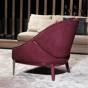Poltrona Singola di Lusso Italiana per Soggiorno, Moderna Sedia in Legno Massello e Velluto per Villa - Product Image 4