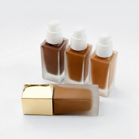 Fond de Teint Liquide Vegan Longue Tenue Matifiant et Éclaircissant avec Correcteur pour le Visage