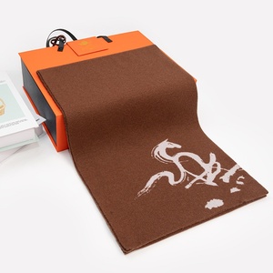 Sciarpa da Uomo Musulmano 100% Lana, Design Anno Zodiacale Rosso, Modello Invernale Versatile <span class=keywords><strong>e</strong></span> alla Moda, Lana Pura Australiana, Vendita all'Ingrosso - Product Image 5