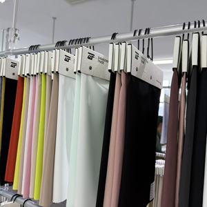 ZZF00154 Remise en gros 17% Polyester 75% Nylon 8% Spandex Tissu <span class=keywords><strong>de</strong></span> couleur populaire Non-repassable Tissu tissé pour draps - Product Image 5