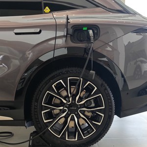 Zeekr 7X AWD, Sedán Eléctrico en Oferta, Carga Rápida, Suspensión Neumática, Auto Usado, Batería de 75-100 kWh, Autonomía de hasta 780 km, Precio Económico - Product Image 4