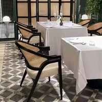 Solution de design d'intérieur tout-en-un, table de salle à manger de luxe pour restaurant et hôtel, plateau en faux marbre durable et écologique, usage commercial