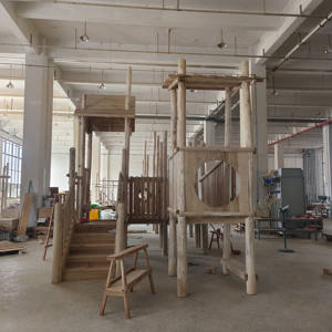 Ensemble d'équipement <span class=keywords><strong>de</strong></span> jeux pour enfants en plein air Maternelle Montessori en bois Aire <span class=keywords><strong>de</strong></span> jeux naturellement adaptée aux enfants avec escaliers <span class=keywords><strong>et</strong></span> toboggan - Product Image 2