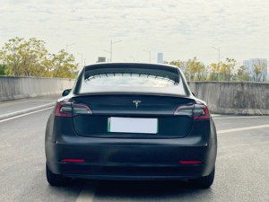 รถยนต์มือสอง <span class=keywords><strong>Tesla</strong></span> <span class=keywords><strong>Model</strong></span> <span class=keywords><strong>3</strong></span> <span class=keywords><strong>Standard</strong></span> <span class=keywords><strong>Range</strong></span> <span class=keywords><strong>Plus</strong></span> ปี <span class=keywords><strong>2021</strong></span> ขับเคลื่อนล้อหลัง ระบบไฟฟ้า 4 ประตู 5 ที่นั่ง ลดราคาพิเศษ - Product Image 5