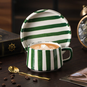 Taza de Café de Cerámica Pintada a Mano con Rayas <span class=keywords><strong>y</strong></span> Platillo, Juego de Tazas de Té Modernas <span class=keywords><strong>y</strong></span> Coloridas, Taza de Regalo Creativa para el Hogar o Cafetería - Product Image 5