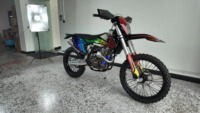 Moto KEWS K16 légère 116 kg, moteur Loncin YBS300 300cc à double arbre à cames en tête, démarrage électrique sans balais, transmission par chaîne, hydraulique
