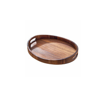 Plateau de service ovale en bois avec rebord surélevé et poignées découpées pour la salle à manger et l'organisation de la table