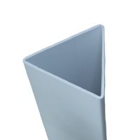 Tuyaux en PVC carrés creux personnalisés (forme triangulaire) Extrusion Résistant aux UV Anti-corrosion Respectueux de l'environnement Durée de vie de 10 ans
