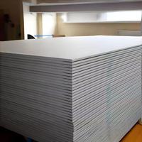 Plaque de plâtre ignifuge en Chine, cloison sèche en gypse avec surface en papier, matériaux de construction à usage intérieur courant
