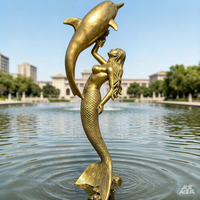 Sculptures de décoration de plage grandeur nature en bronze, magnifiques sculptures de sirène avec dauphin, fontaine d'eau pour piscine