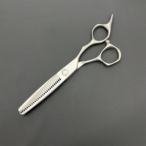 กรรไกรตัดผม CNC VG10 สแตนเลสสตีล 62 มม. กรรไกรซอยผมสำหรับคนถนัดขวา ใช้ในงานเสริมสวย ใบมีดมาตรฐาน - Product Image 5