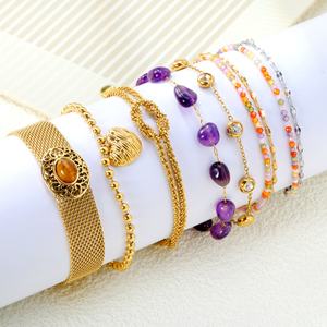 Pulsera de malla con cuentas y colgante de corazón de acero inoxidable chapado en oro de 18k, impermeable, para mujer, venta al por mayor de joyería de moda. - Product Image 1