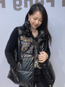 Gilet en coton orné de strass de style européen et américain pour femmes, cardigan zippé, ample et élégant, pour l'hiver - Product Image 4