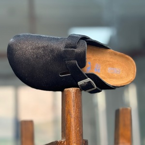 Mules plates de créateur de plein air unisexe avec logo personnalisé de haute qualité Pantoufles à semelle épaisse en cuir de crin pour femmes et hommes - Product Image 6