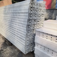 Nouvelle plaque de protection extérieure en PVC écologique avec trous en forme d'engrenage et de losange pour filtre à air, utilisée dans l'équipement de refroidissement des fermes avicoles