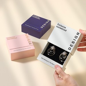 Boîte à cosmétiques pour ongles press-on, personnalisable avec logo, en carton recyclable de haute qualité, haut de gamme, colorée, tendance, gaufrée, avec revêtement UV et doublure en éponge - Product Image 3