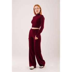 Conjunto de suéter tejido elegante para mujer, top corto color borgoña y pantalones de cuello alto, manga larga, ajuste acanalado, elástico, de spandex y poliéster. - Product Image 3