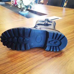 Bottes tactiques DFM09 de haute qualité avec construction Goodyear Welt, dotées de 2 boucles métalliques réglables sur les manchons, en cuir pleine fleur - Product Image 5