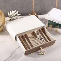 Boîte à bijoux rectangulaire en cuir PU pour Noël - Rangement élégant pour bijoux