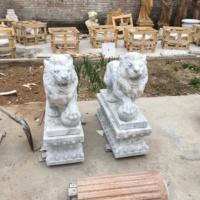 White Marble Sitting Lion Sculpture Guardian Statues for Villa Property Entrance Decor