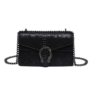 B646662YO Bolso cuadrado pequeño con cadena estilo retro, bolso de hombro para mujer, nuevo bolso cruzado informal de poliéster - Product Image 2