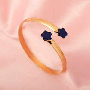 <span class=keywords><strong>Set</strong></span> Perhiasan Bunga Plum Keberuntungan, Termasuk Kalung + Gelang + Anting + Cincin (5pcs). Berbagai Warna Tersedia - Product Image 4