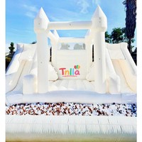 Château gonflable blanc avec toboggan, jeux gonflables pour fêtes, aire de jeux gonflable