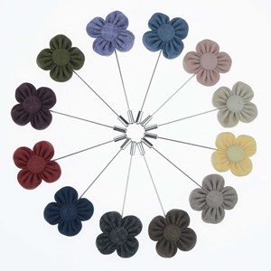 Broche de Flor de <span class=keywords><strong>4</strong></span> Pétalas com Textura de Linho para Atacado, Alfinete de Lapela Rústico para Terno Masculino, Ideal para Casamentos e Ocasiões Formais e Casuais - Product Image 5