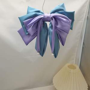 ปิ่นปักผมรูปโบว์ซาตินสีทึบสำหรับสาวๆกิ๊บติดผมแฟชั่นหางยาวทำจากผ้าไหมเรียบสำหรับตกแต่งสไตล์ปาร์ตี้ - Product Image 4