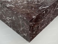 Table basse en marbre Rosso Levanto de luxe moderne SH STONE avec finition lisse, base robuste et design sans joint pour salon