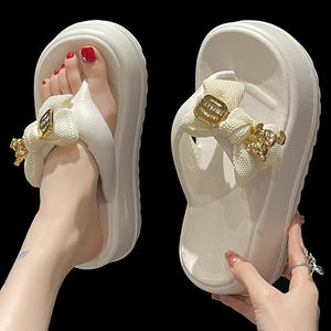 Sandalias multifuncionales de estilo americano para mujer, estilo playero de verano, con material cómodo y duradero. - Product Image 2