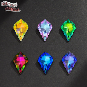 Perles en cristal de Nantong en forme de feuille pour la fabrication de bijoux et accessoires DIY - Product Image 1