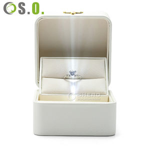 Boîte en carton en cuir PU personnalisée blanche et rose avec logo pour bague, pendentif, bracelet, collier, boîtes à bijoux - Product Image 5