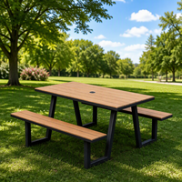 Ensemble de table de pique-nique d'extérieur en WPC et acier avec banc pour 4 à 8 personnes et trou pour parasol