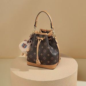 Bolso Bandolera de Lujo para Mujer 2026, de Diseñador, Marca Famosa, de Alta Calidad, Cuero Genuino Estampado, Tipo Cubo, Duradero, Portátil, Abierto - Product Image 3