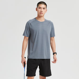 Ensemble 2 pièces Chemise <span class=keywords><strong>de</strong></span> gymnastique à manches courtes et short <span class=keywords><strong>de</strong></span> sport d'été pour hommes Ensemble court <span class=keywords><strong>de</strong></span> fitness et d'entraînement - Product Image 4