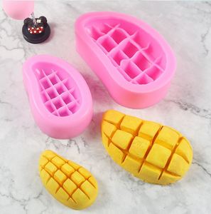 แม่พิมพ์ซิลิโคนผลไม้มะม่วงครึ่งลูก 3 มิติ, แม่พิมพ์อเนกประสงค์ DIY สำหรับทำมูสเค้ก เทียน สบู่ และตกแต่ง - Product Image 1