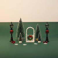 Maison de poupée SANWEI, arbre de Noël éclairé, lampadaire noir, petit arbre de Noël artificiel enneigé, mini arbre de table