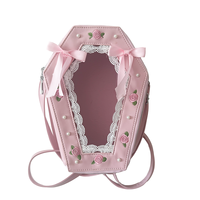 Sac à dos Ita Bag personnalisé en PU, forme cercueil, avec fenêtre transparente, pour affichage de figurines et jouets en peluche, avec dentelle, Fabricant OEM ODM, faible MOQ