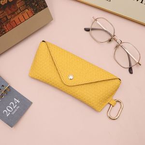 Estuche para Gafas de Sol de Piel Sintética PU, Diseño Moderno y Práctico, Color Liso, Creativo y Elegante - Product Image 4
