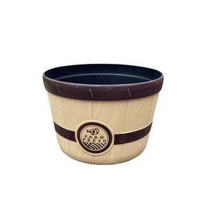 Maceta de Exterior de Diseño Minimalista con Imitación de Barril de <span class=keywords><strong>Madera</strong></span>, Material PP, Ligera, Textura Realista de <span class=keywords><strong>Madera</strong></span> - Product Image 1