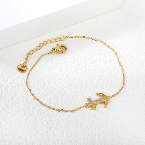 สร้อยคอจี้รูปกากบาท โทนสีทอง ประดับเพชรซิร์คอน สแตนเลสสตีล เรียบหรู ทันสมัย เหมาะสำหรับผู้หญิง เป็นของขวัญ - Product Image 2