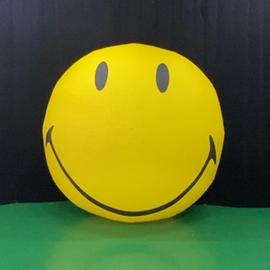 Modello Gonfiabile Personalizzato a Forma di Faccina Sorridente, Diametro 10 Piedi, in Tessuto Oxford, Impermeabile e Resistente alle Intemperie - Product Image 1