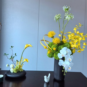 Muro de Flores Artificiales para Recepción de Hotel, Orquídea Amarilla Danzante, Clavel Verde, Seda, 60 cm, Chen's Soft Commercial Beauty - Product Image 1