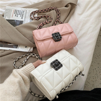 Sac à main de luxe pour femme Sac de marque Designer Coussin petit sac carré à rabat avec chaîne Sac à bandoulière simple pour femme