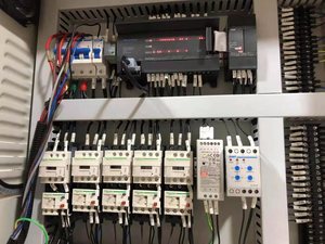 30 ton tabung es mesin industri besar es mesin sistem kontrol PLC operasi sederhana dan aman - Product Image 3