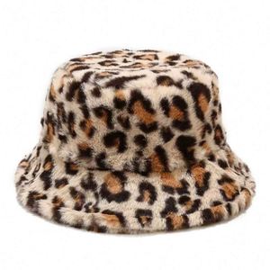 Chapeau d'hiver tendance en peluche imprimé léopard pour femme, style bob chaud et élégant pour l'extérieur – Vente en gros - Product Image 5