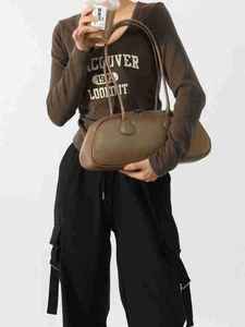 กระเป๋าถือผู้หญิงดีไซน์หรูหรา สไตล์เรโทร ดีไซน์เฉพาะตัว ปิดด้วยซิป ความจุเยอะ หูหิ้วสองข้าง ทรงสะพายไหล่ รูปทรงอานม้า สายโซ่ - Product Image 2